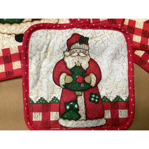 Christmas placemats plus 3 Pot holders B & D - Picture 3 of 5
